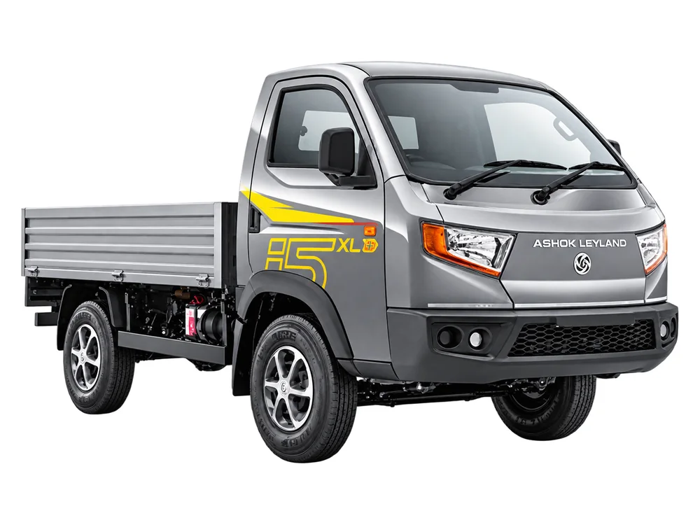 Ashok Leyland Bada Dost i5 XL diesel LCV, front three-quarter view